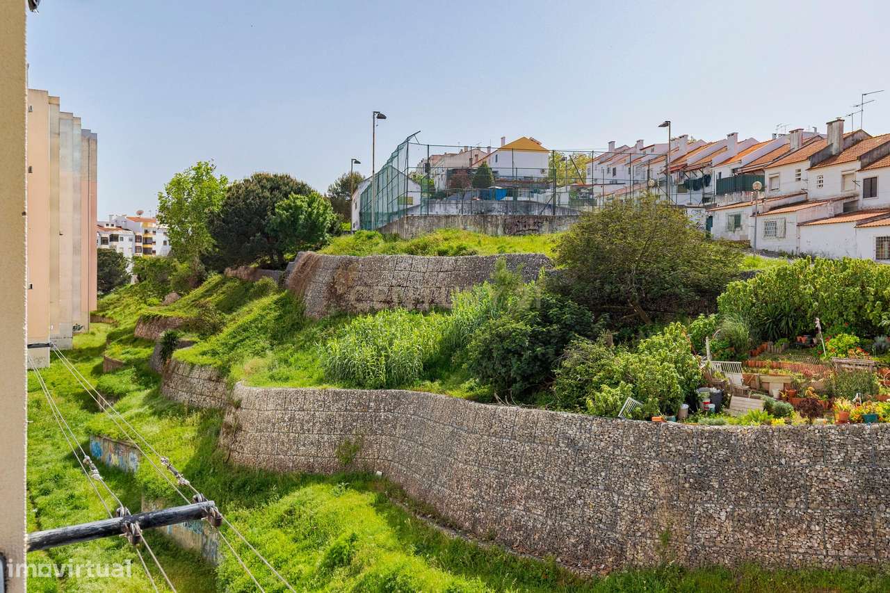 Apartamento T3  Feijó Almada Parque da Paz-23