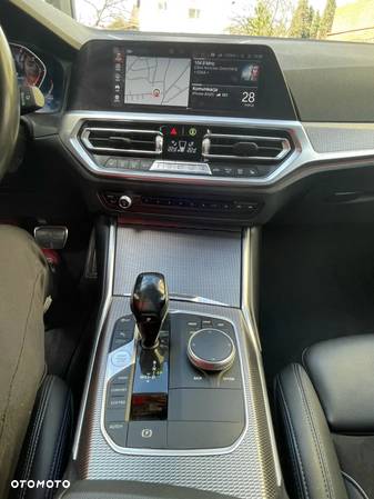 BMW Seria 3 320d M Sport - 16