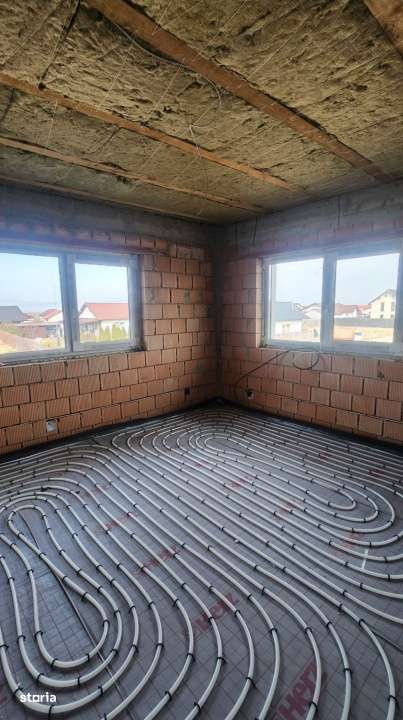 Casa intre Sanpetru si Bod - Imagine principală: 5/9