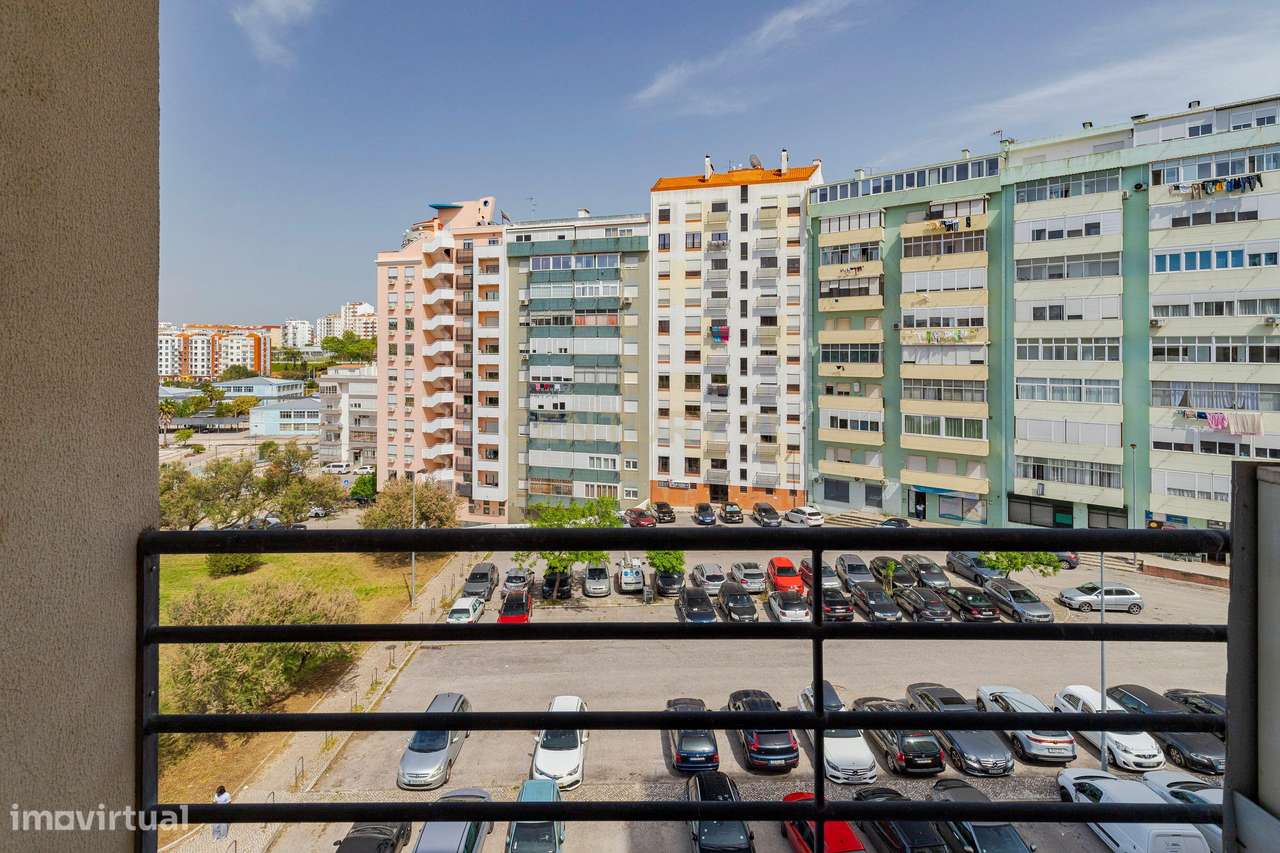 Apartamento T3  Feijó Almada Parque da Paz-12