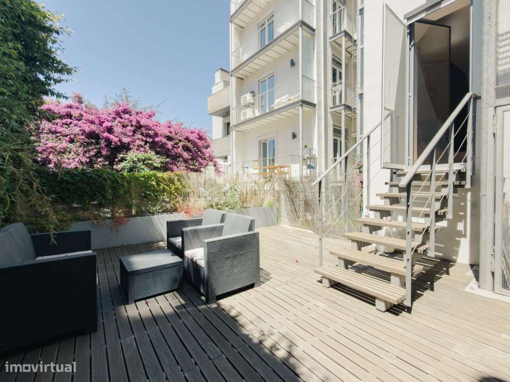 Apartamento T2 Totalmente Renovado e Mobilado em Lisboa-8