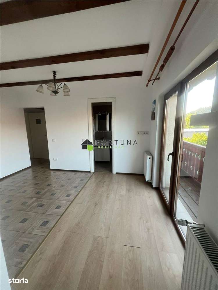 Garsoniera Rasnov Etaj 1 Nemobilata - Imagine principală: 4/8