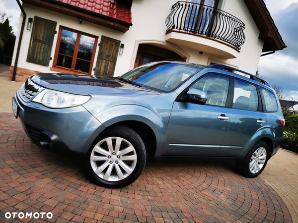 Subaru Forester 2.0X Exclusive - 17