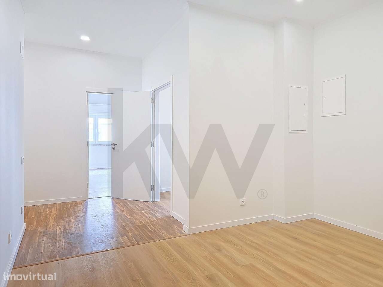 Loja de 217 m2 transformada em habitação de 10 quartos, podendo ser di - Grande imagem: 5/36