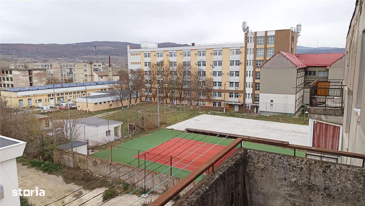 Apartament 2 Cam. Semidecomandate – Moldova NouaCS - Imagine principală: 3/18