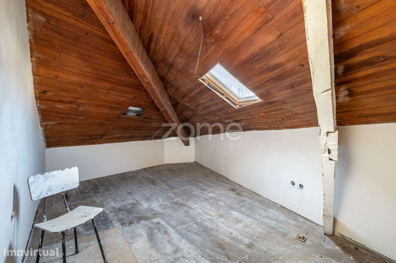 Prédio com grandes áreas no Centro de Leiria-29