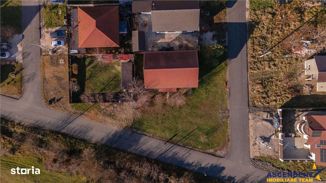 Casa la rosu cu 3 dormitoare, garaj si bransamente utilitati, Harman - Imagine principală: 5/19