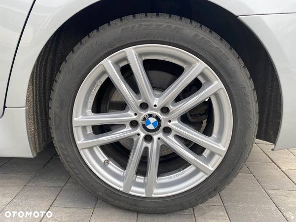 BMW Seria 5 520d xDrive - 34