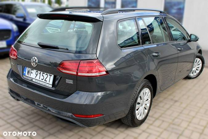 Volkswagen Golf - 6