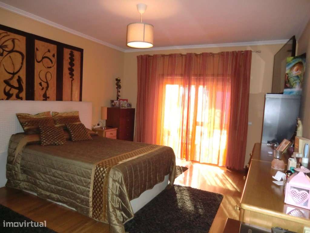 Apartamento T 3 c terraço,São João Madeira,centro-21