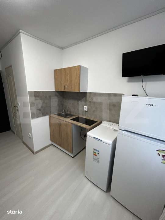 Camera de vanzare, 13mp, complet renovata, zona Tractorul - Imagine principală: 3/5