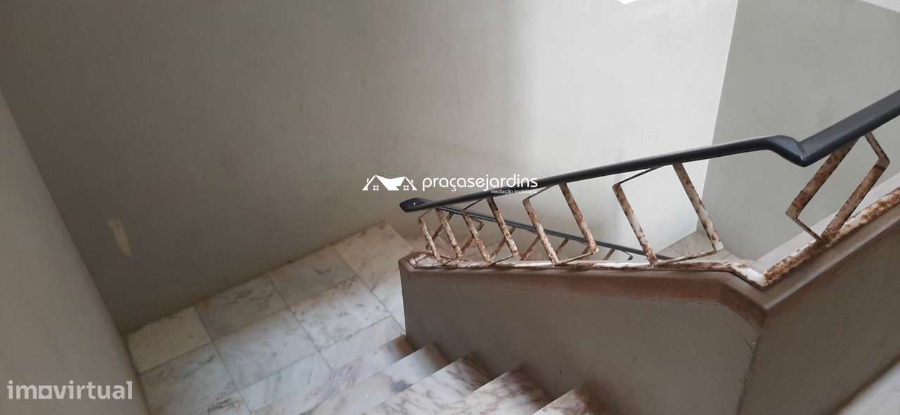 Prédio com 3 Apartamentos-29