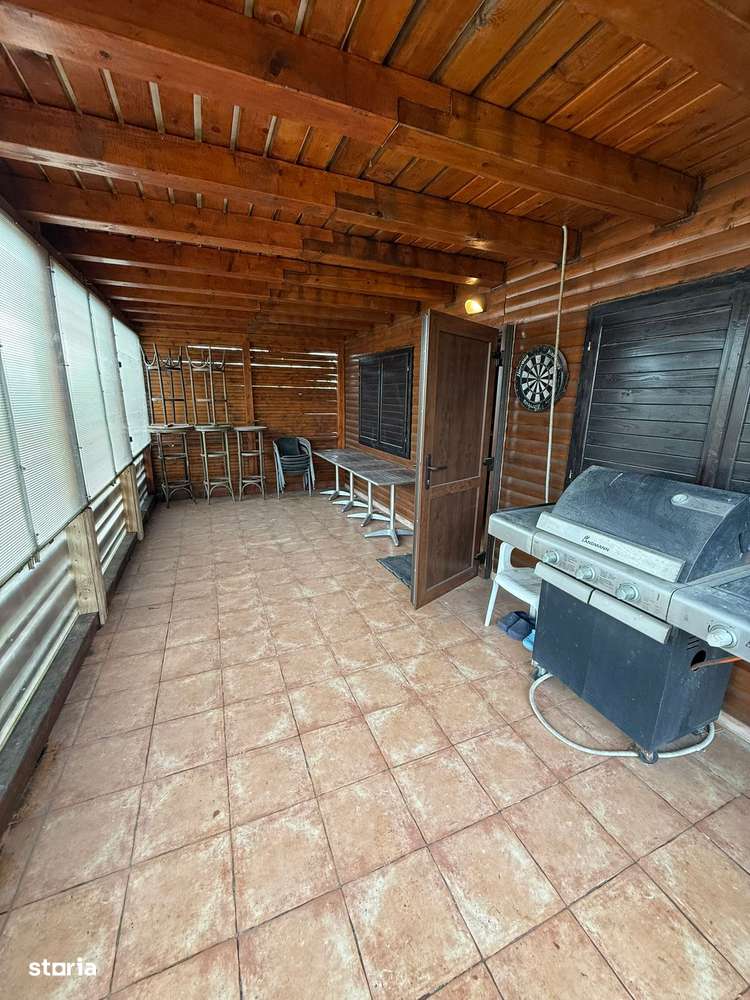 Casa de locuit sau de vacanta in Cornetu.-9