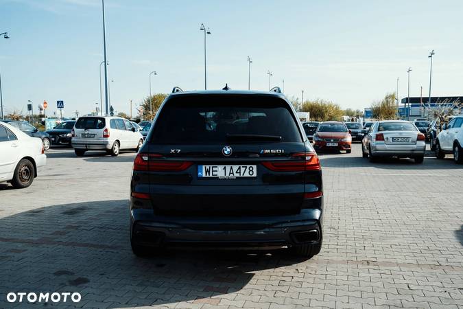 BMW X7 M50i sport - 10