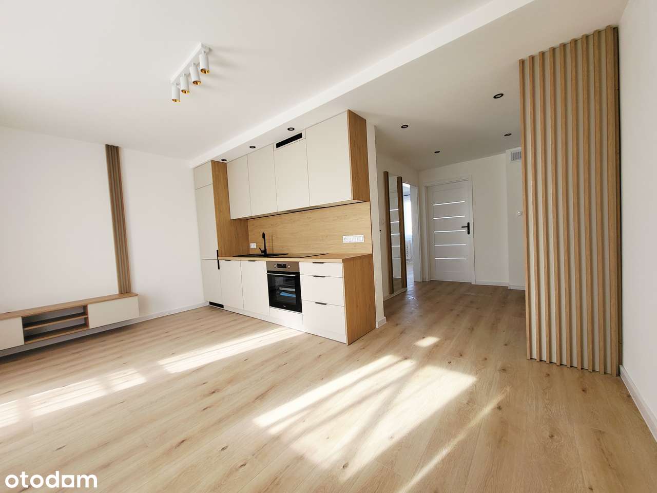 3pokoje po generalnym remoncie w nowoczesnym stylu z meblami na wymiar-15