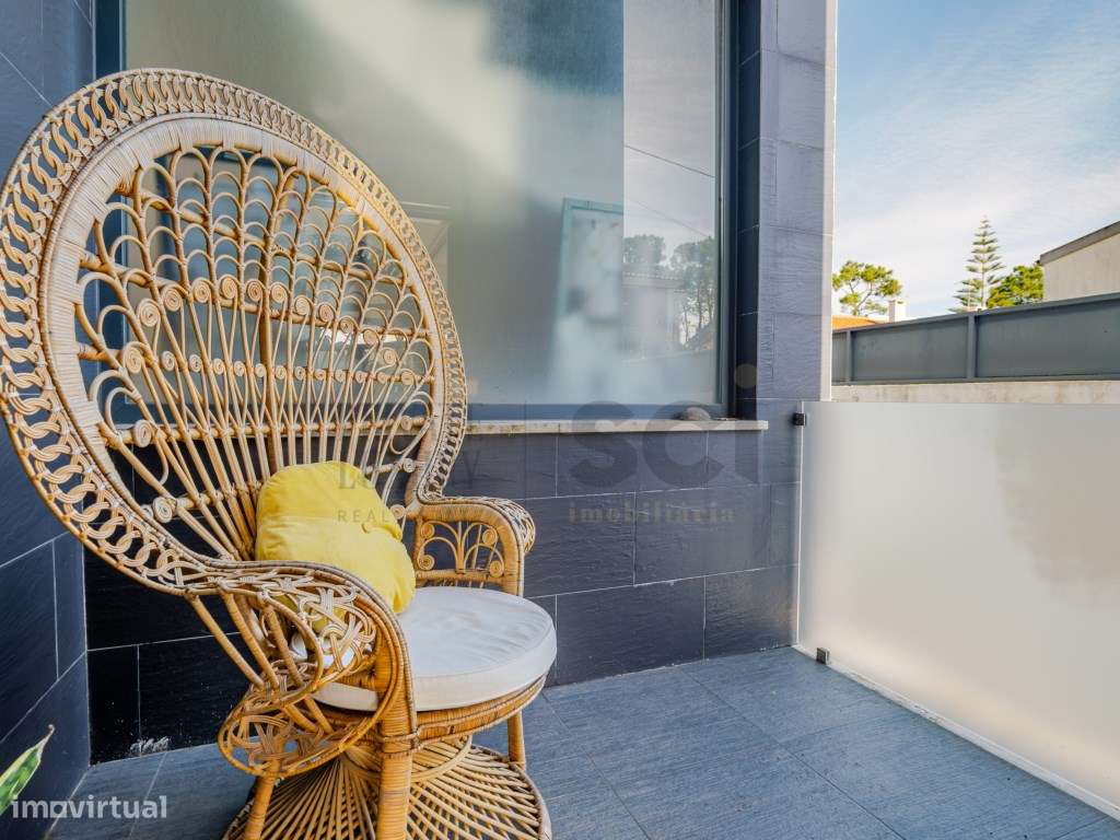 Moradia T4 na Aroeira, contemporânea com piscina e cave-4