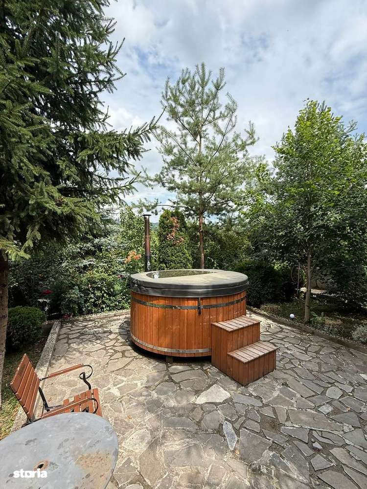 Pensiune 12 camere + casa 3 camere + terasa / curte 2000 / Breaza / - Imagine principală: 1/20