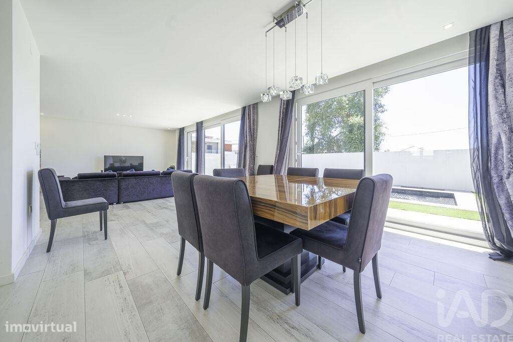 Casa / Villa T4 em Amora de 240,00 m2 - Grande imagem: 5/29