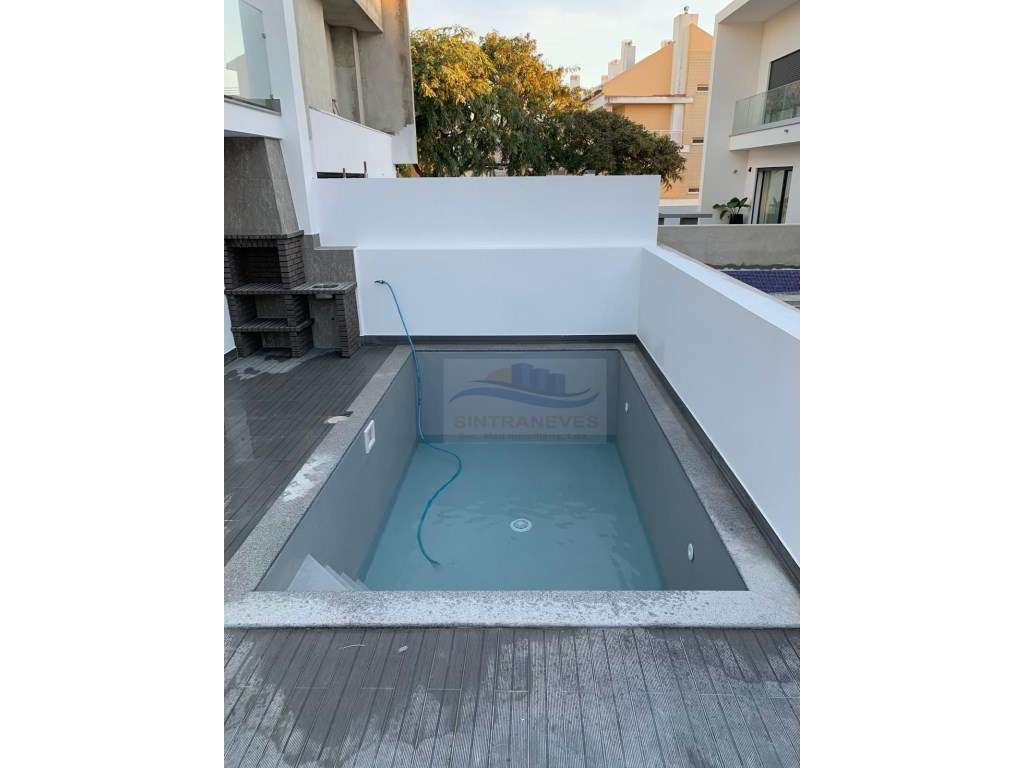 Moradia T4 de Luxo elegante e de muito bom gosto com piscina em ban... - Grande imagem: 4/24