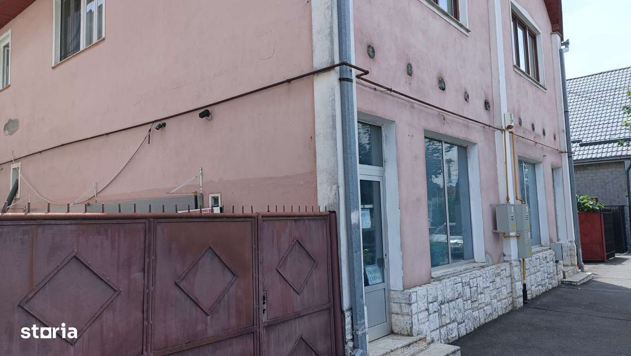 Casa de vanzare - complex imobiliar - Imagine principală: 4/17