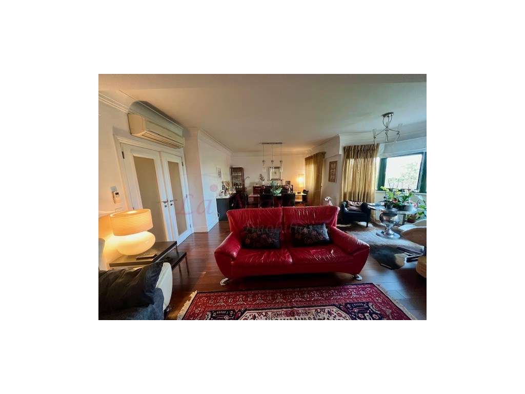 Apartamento T4 no Infantado-7