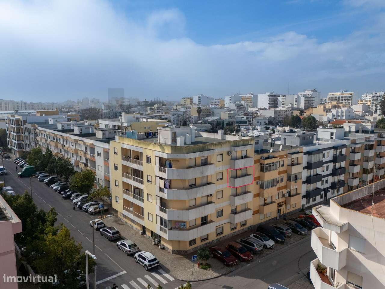 Apartamento T2 na Rua Dr. José Afonso, Quelfes - Conforto, Remodelado-17