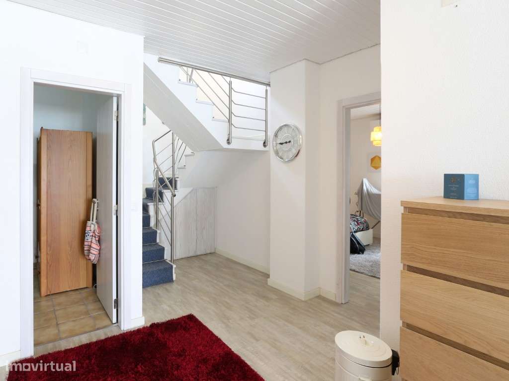 Moradia isolada V2+2 com vista mar na Praia da Légua-30