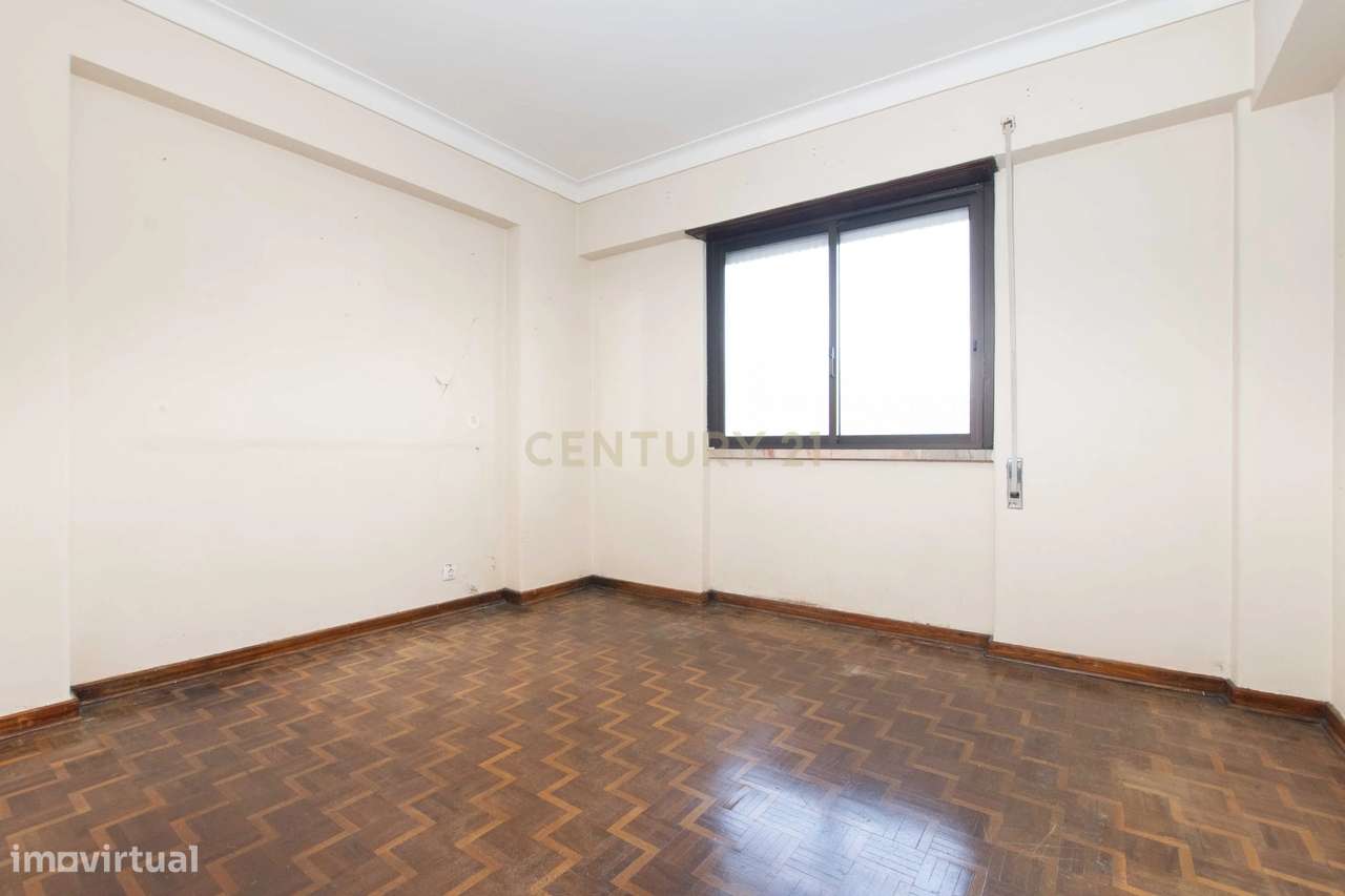 Oportunidade - T1 em Almada-11