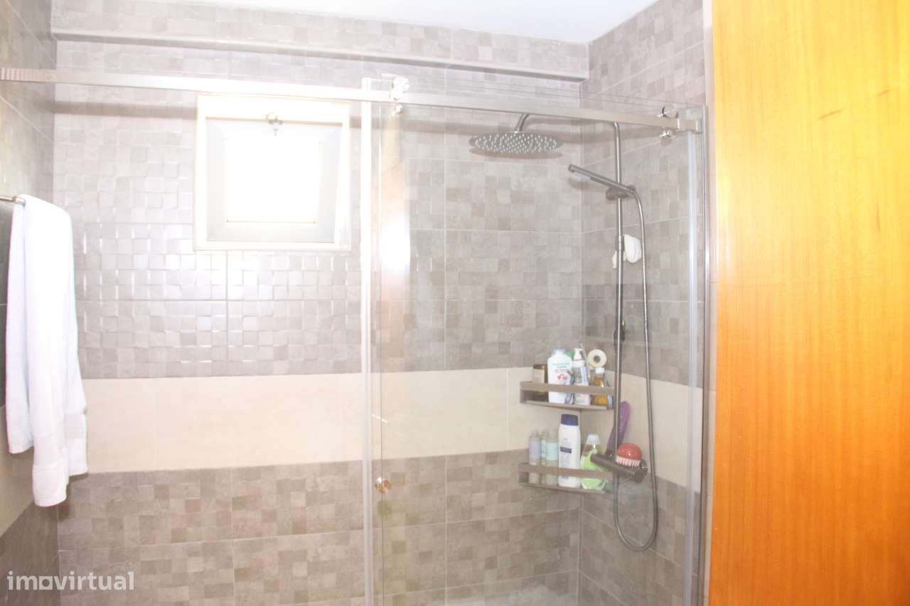 Apartamento T3 com 2 frentes na Maia-28