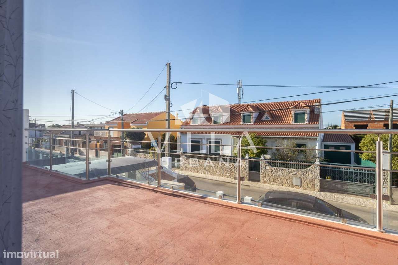 Moradia T3+1 Isolada com Jardim e Excelentes Áreas | Quinta do Anjo-46