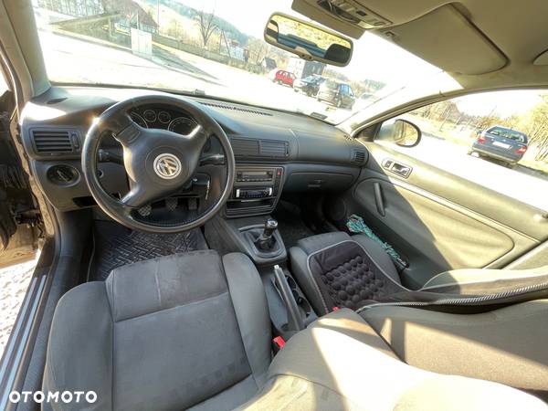 Volkswagen Passat 1.9 TDI Comfortline - 6