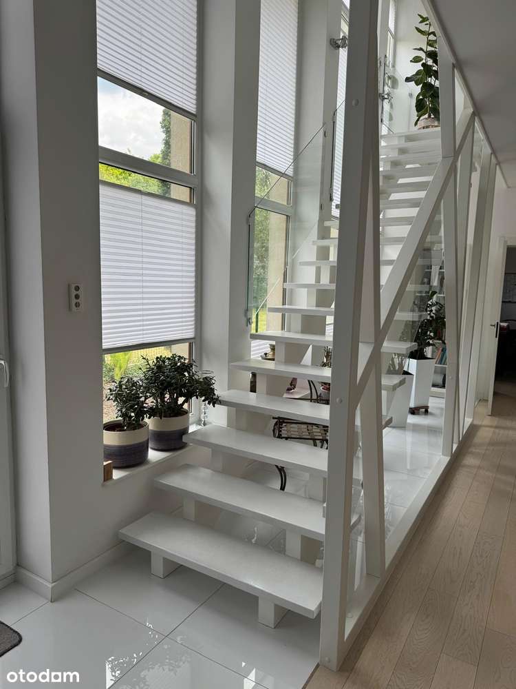 Przepiękny dom nieopodal Piaseczna. Żabieniec.-10