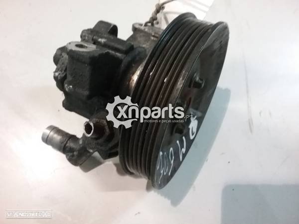 Bomba direcção assistida MERCEDES-BENZ C 250 TD W202 S202 1993 - 2000 Usado - 1