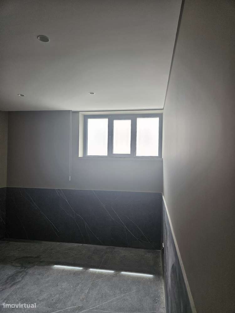 Moradia T4 com Piscina e Jardim-34