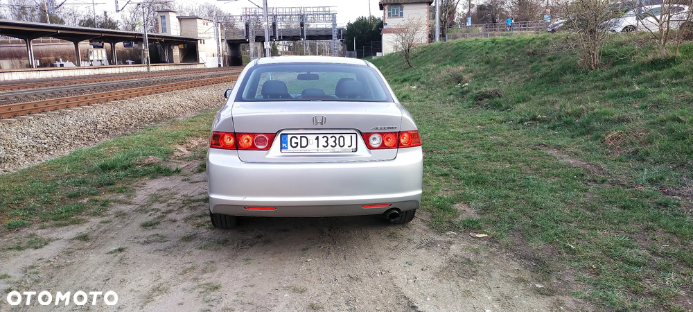 Honda Accord 2.0 Executive - 7