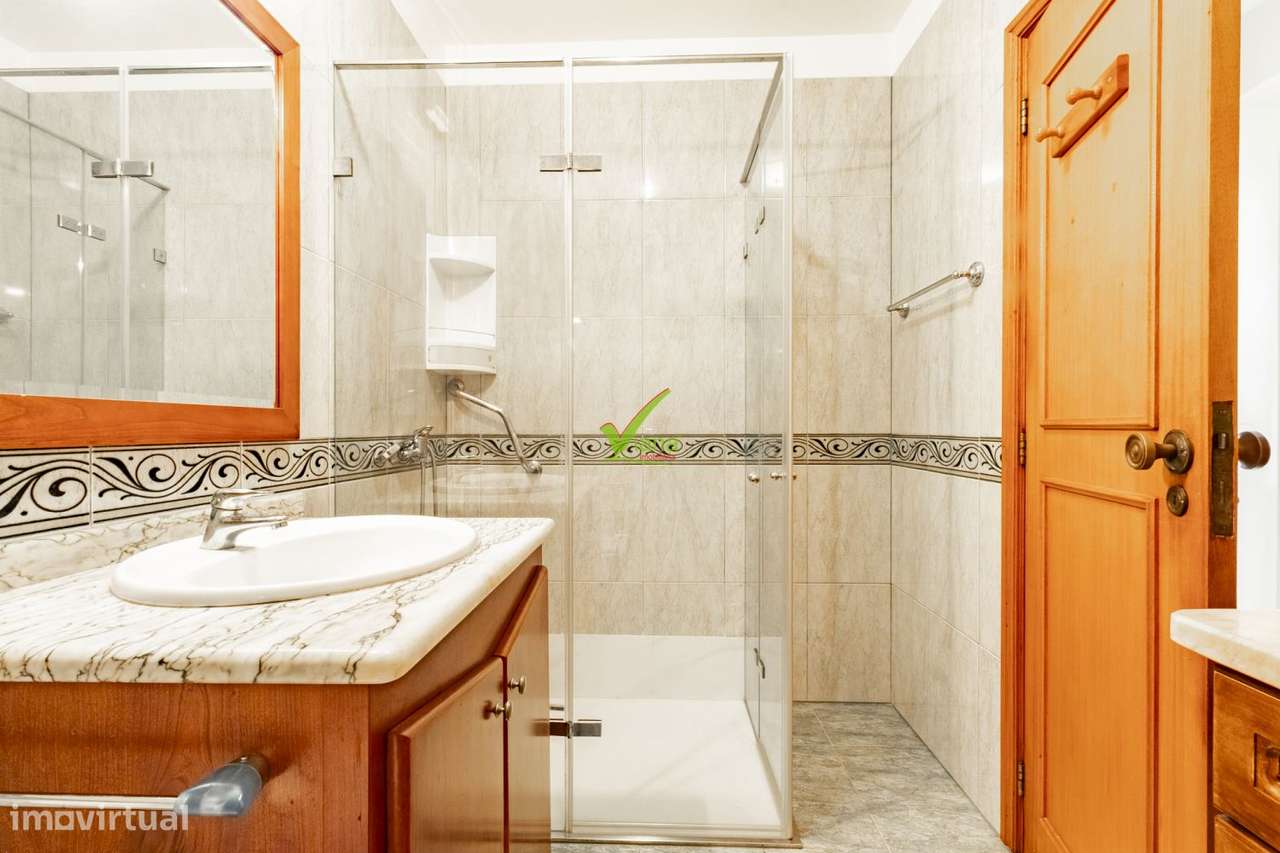 T. 4 com garagem individual - Centro Póvoa de Varzim-16