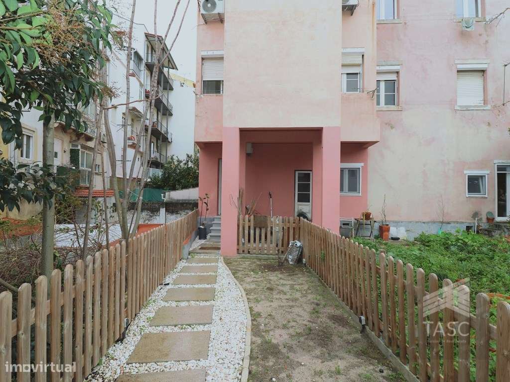 Apartamento T0 na Graça - Grande imagem: 3/22