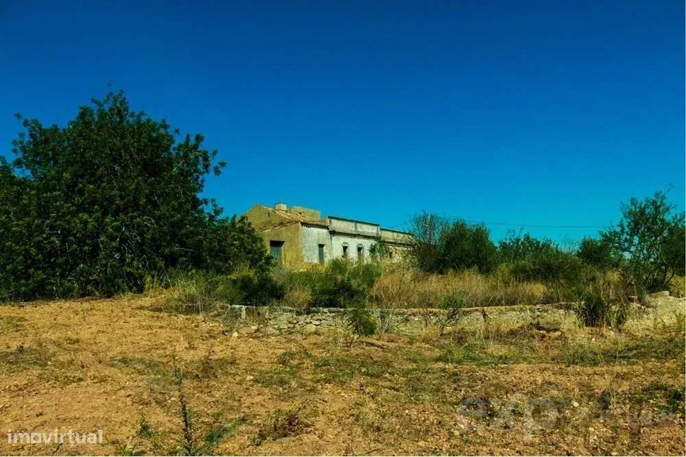 Três Prédios Urbanos com área bruta de construção de 600m2, inseridos - Grande imagem: 5/22