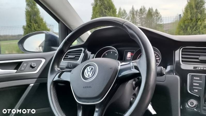 Volkswagen Golf 1.6 TDI DPF Comfortline - 16