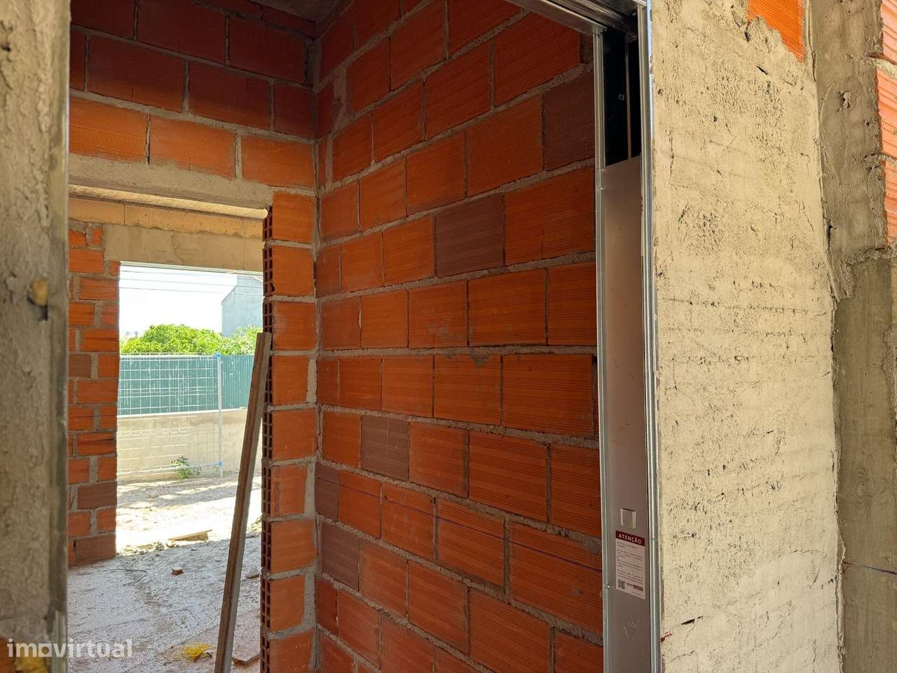 Nova Moradia T4 com Piscina na Vila de Azeitão-28