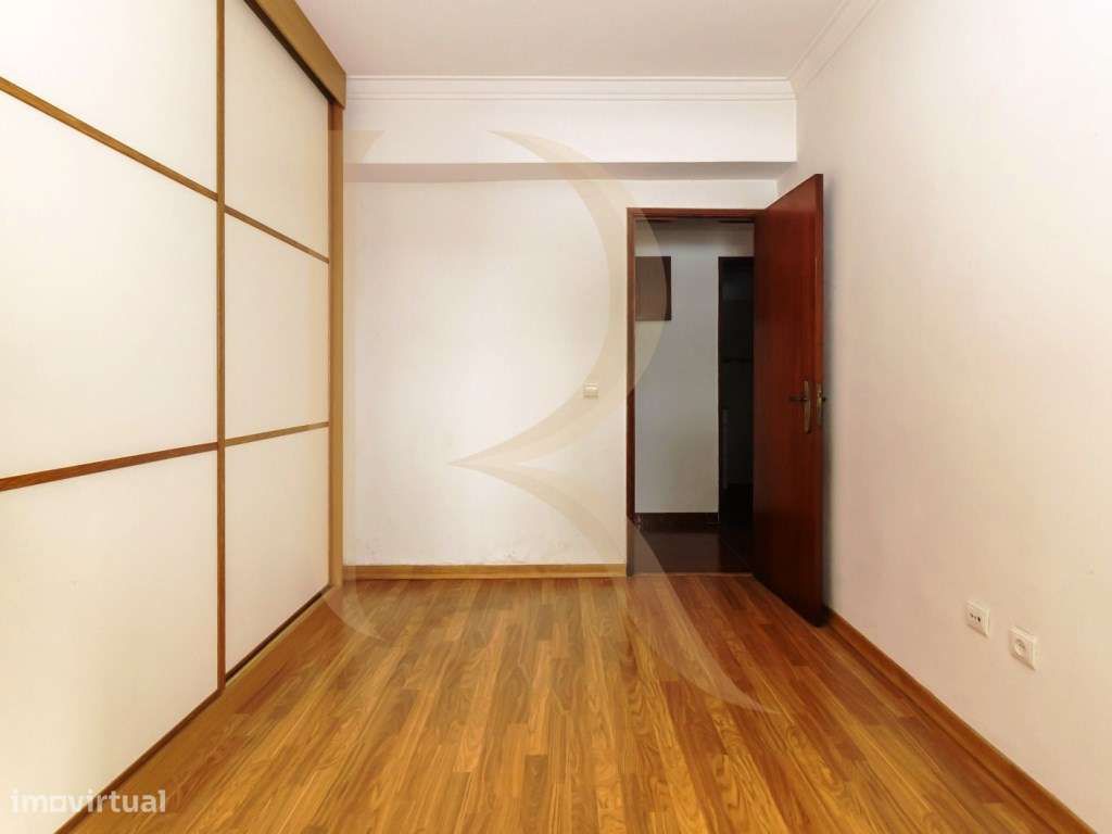 Apartamento T2 na Torre da Marinha-6