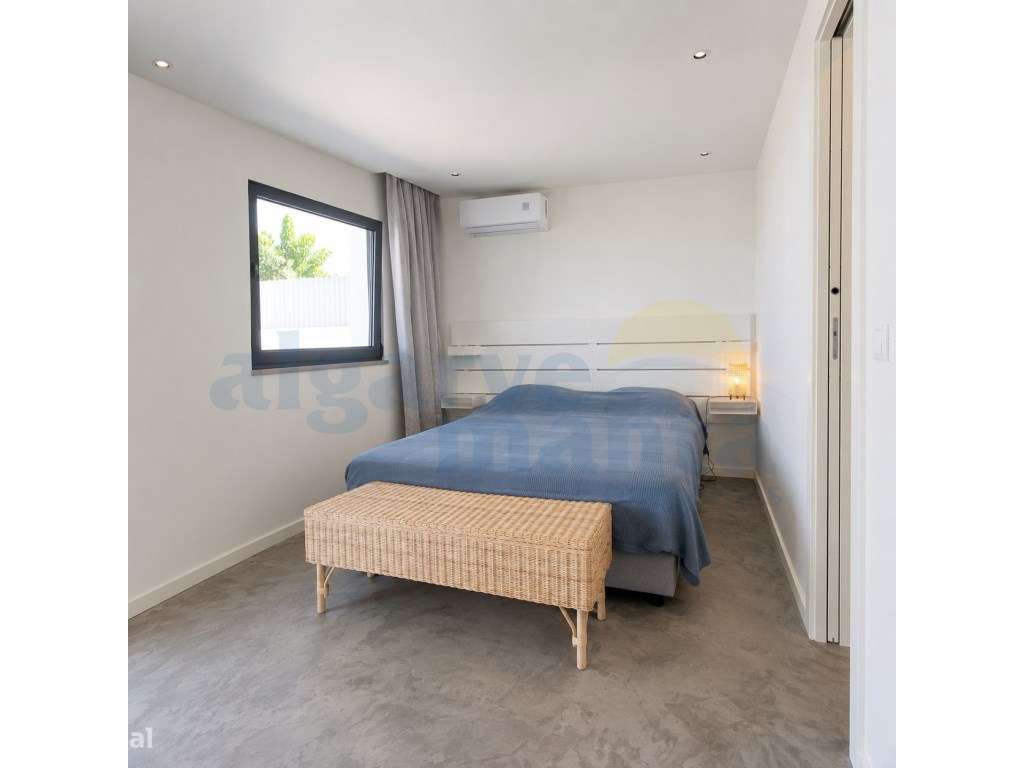 Moradia T3 Geminada com Piscina Privada em Manta Rota-8