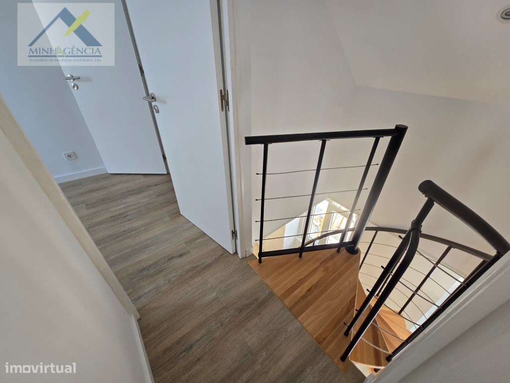 Moradia T2 totalmente recuperada em Setúbal-8