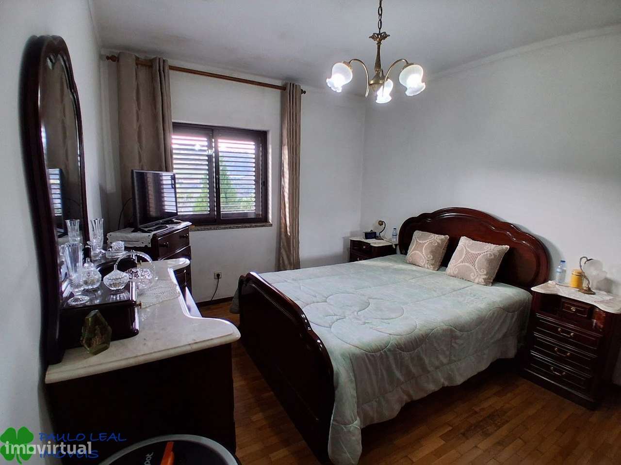 moradia 4 frentes em lote 900 m2 na trofa-5