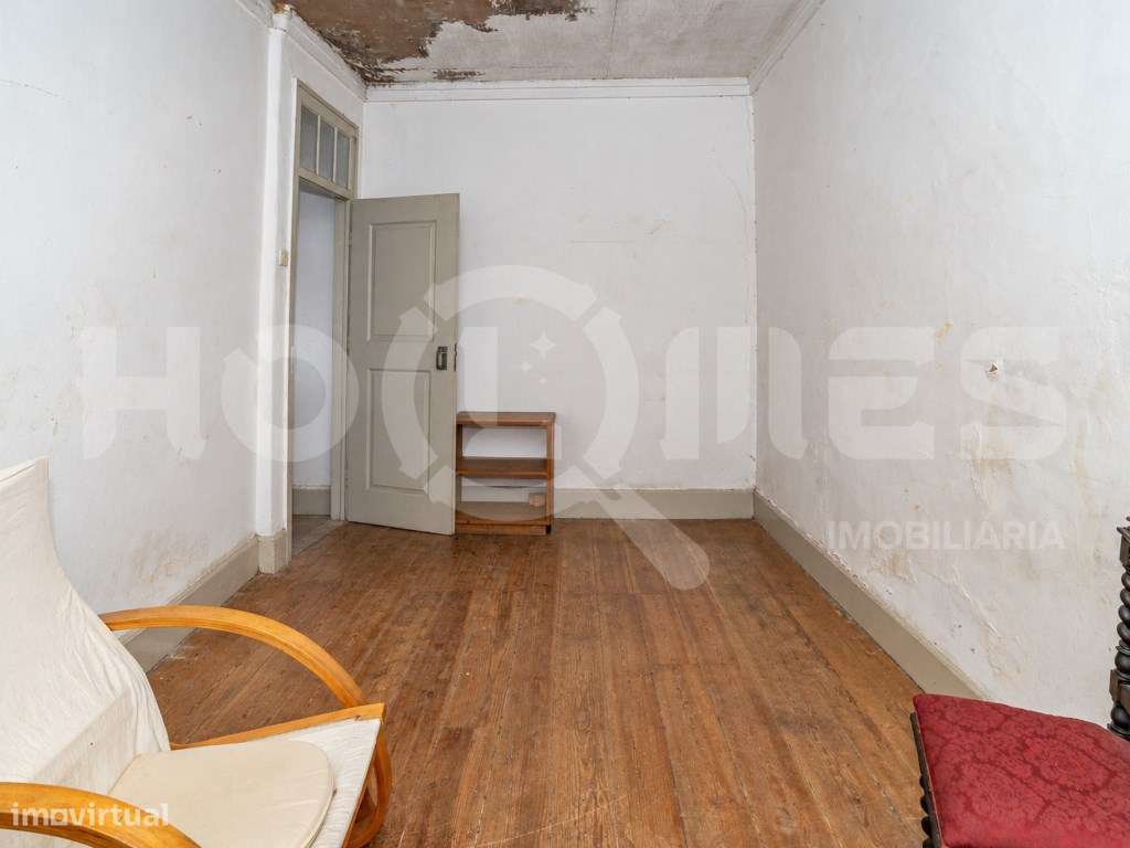 PRÉDIO COM 3 APARTAMENTOS NO CENTRO HISTÓRICO FIGUEIRA DA FOZ-43