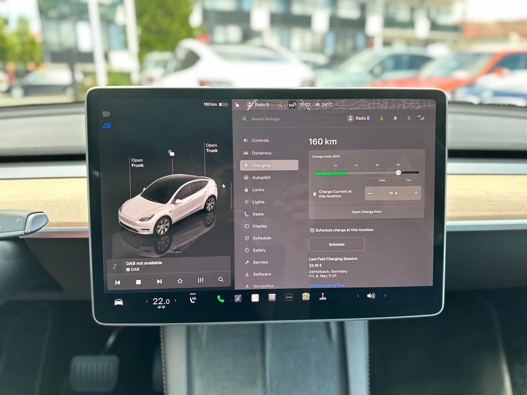 Tesla Model Y Long Range Dual Motor AWD - 23