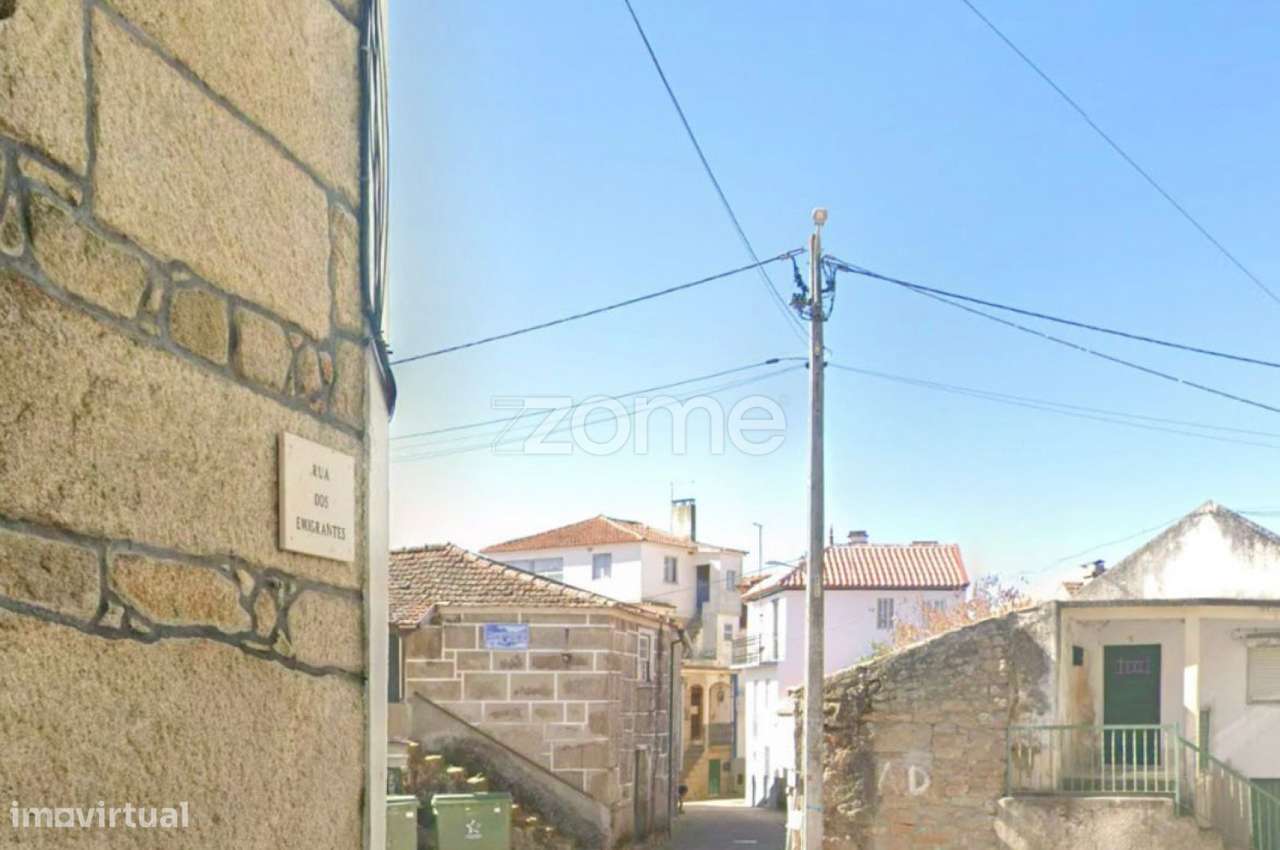 T2 para reconstrução Vila Cortes da Serra, Gouveia - Grande imagem: 3/13