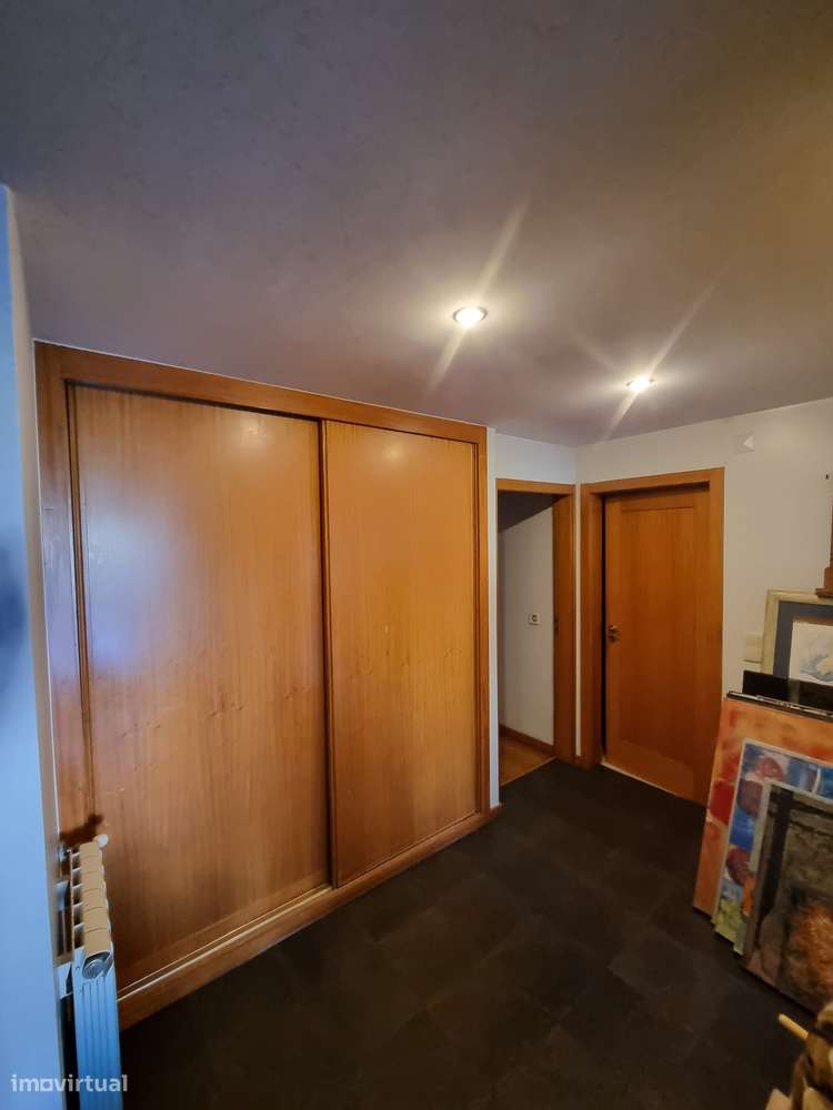 Apartamento T2 com excelente terraço no Vinhal, V. N. Famalicão-3