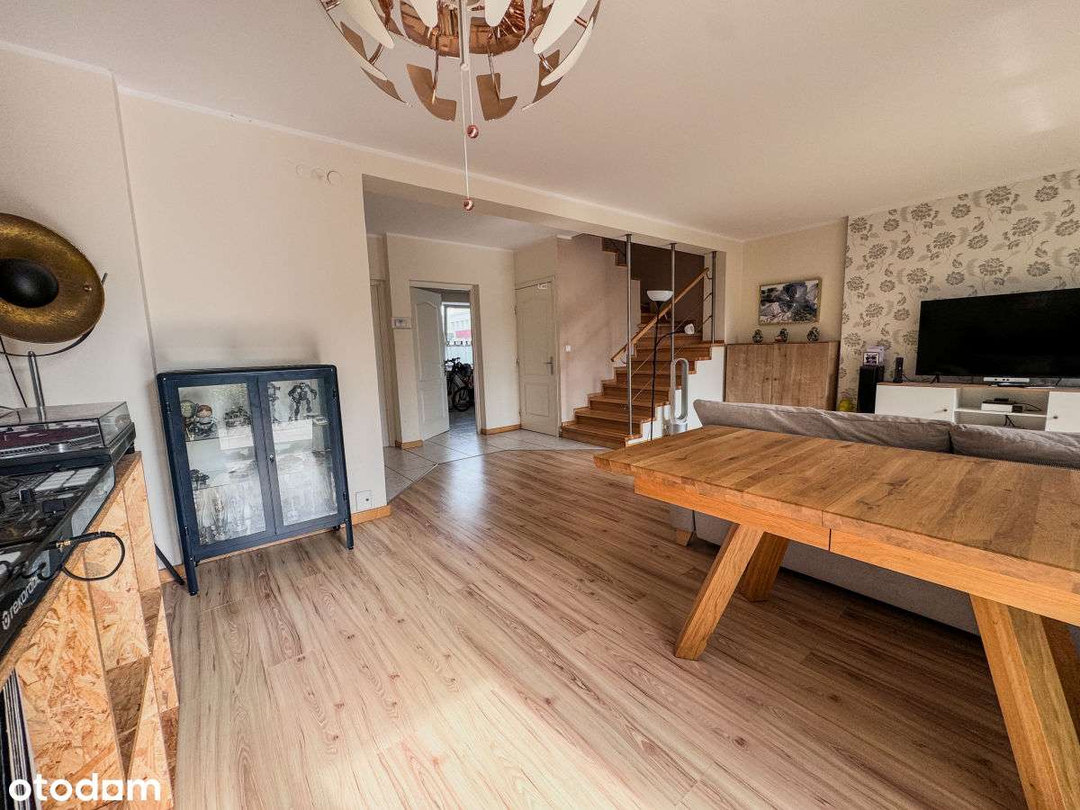 Dom w zabudowie szeregowej - 237 m2-1