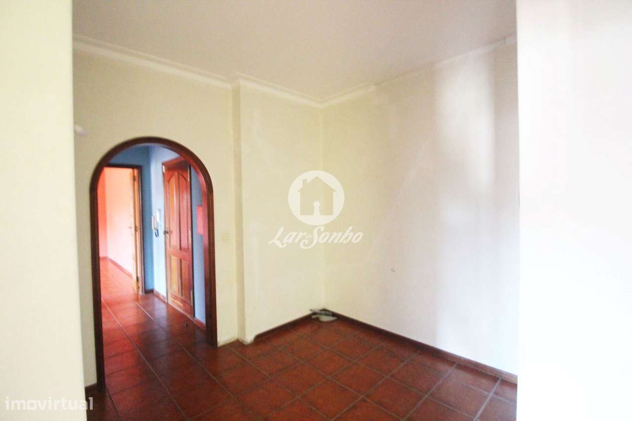 Apartamento T2, situado em Arcozelo, a 2,5km da Praia-5